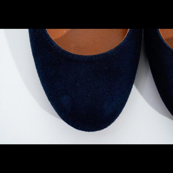 Margaux The Classic Suede Ballet Flats Womens Sz 35.5 EU / 5.5 US Shoes - Picture 5 of 16